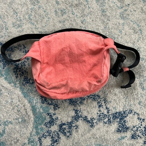 Baggu Coral Pink Belt Bag - Picture 3 of 6